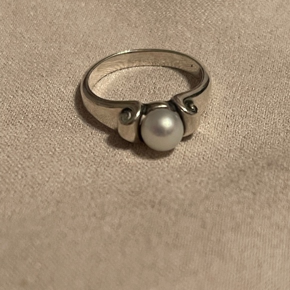 James Avery Jewelry - James Avery Pearl ring